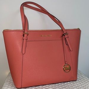 Micheal Kors Purse